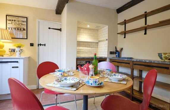 Gables Cottage kitchen eating area