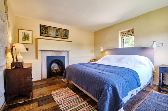 Van Cottage double bedroom